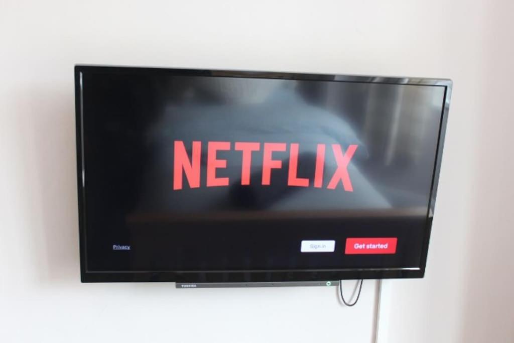 Hidden Gem Canal Facing Retreat with lovely walks