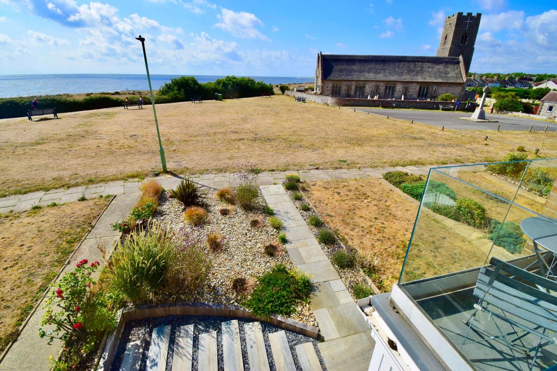 4 Sea View Walk, Pakefield