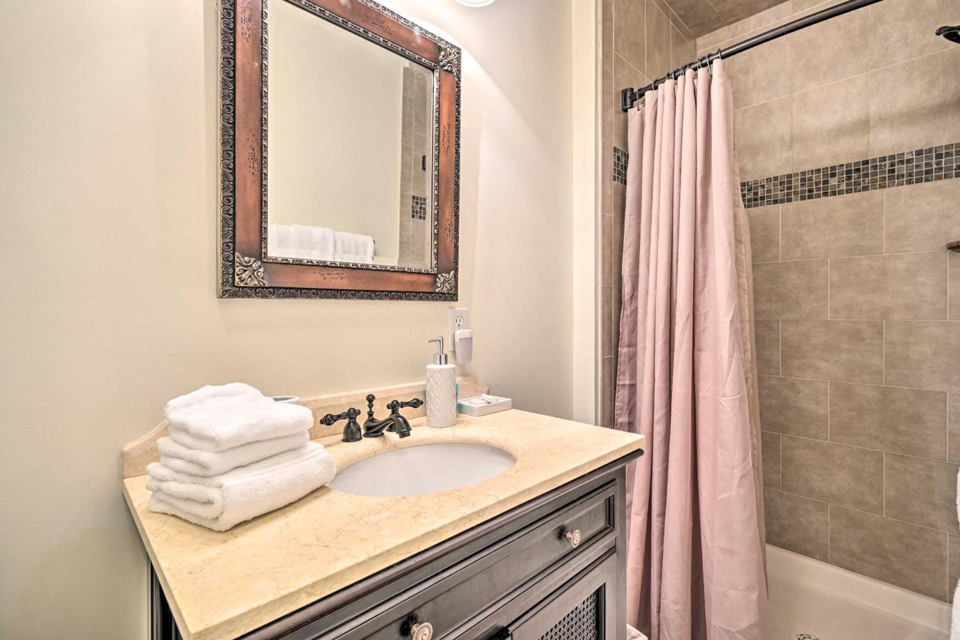 Boonsboro Studio with Wood-Burning Fire Pit!