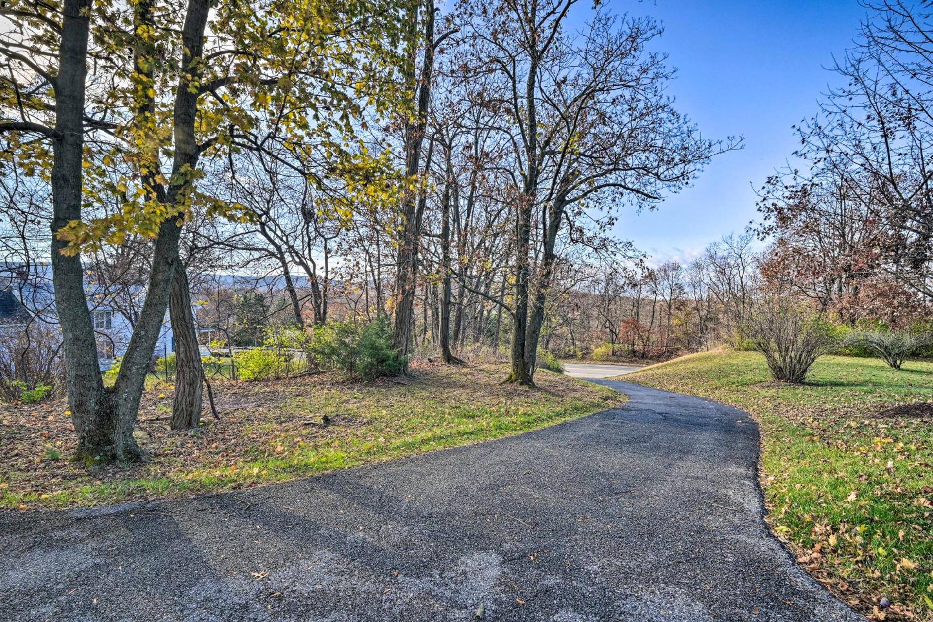 Boonsboro Studio with Wood-Burning Fire Pit!