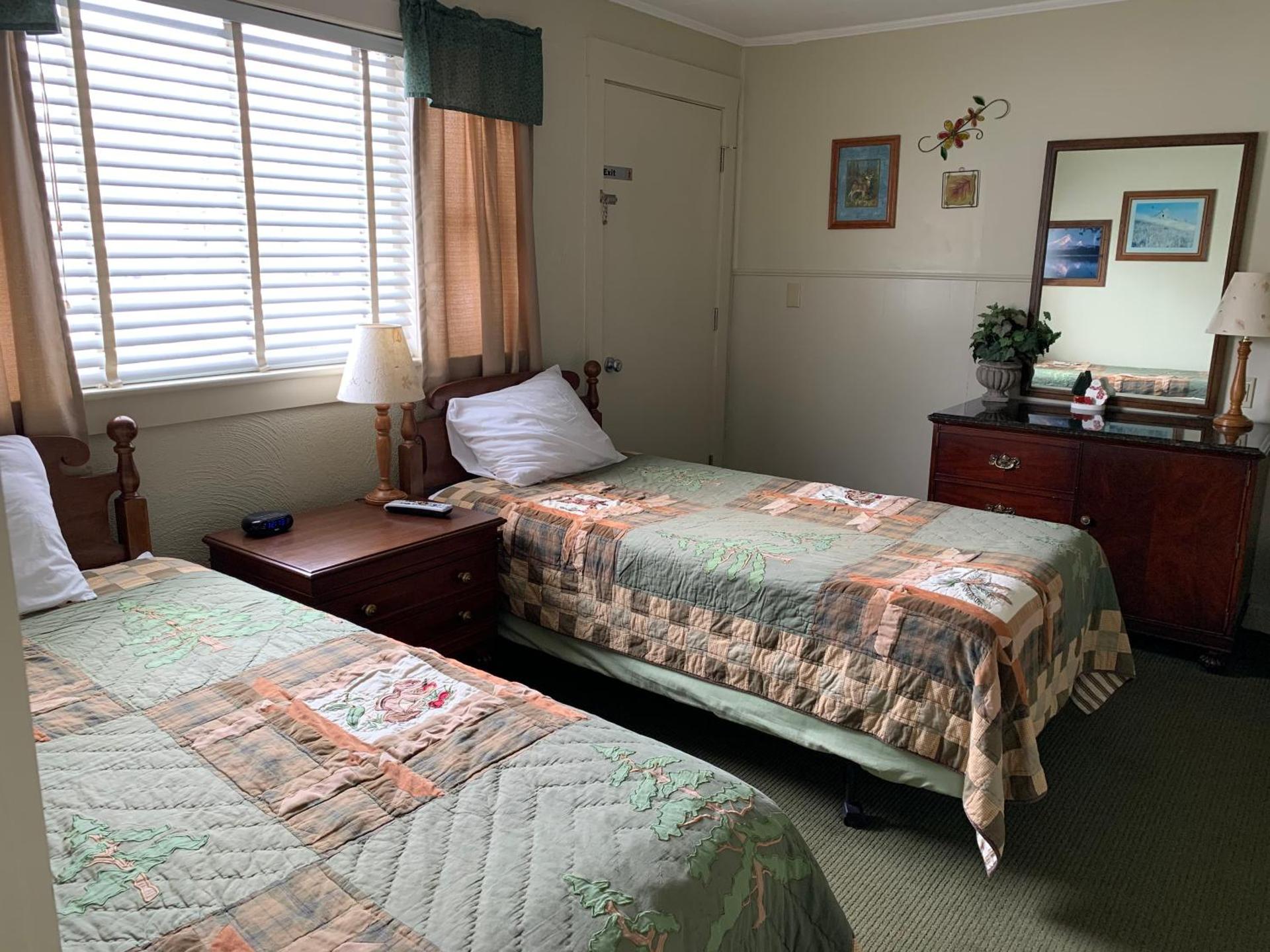 carrollmotel and cottages