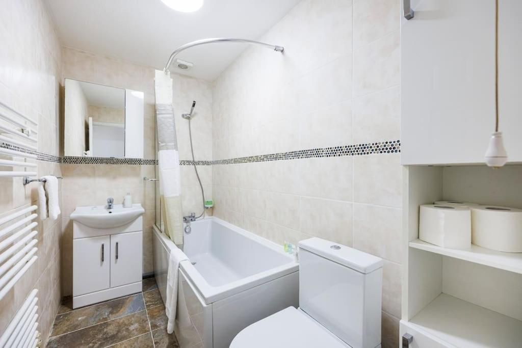 Lovely 2 Bed House in Grays.