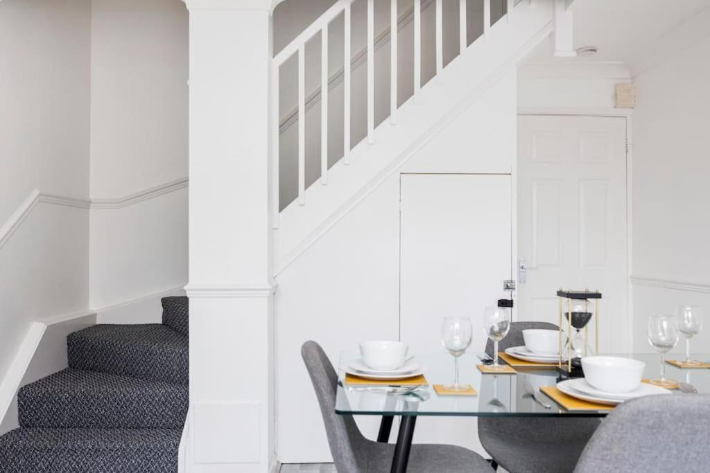 Lovely 2 Bed House in Grays.