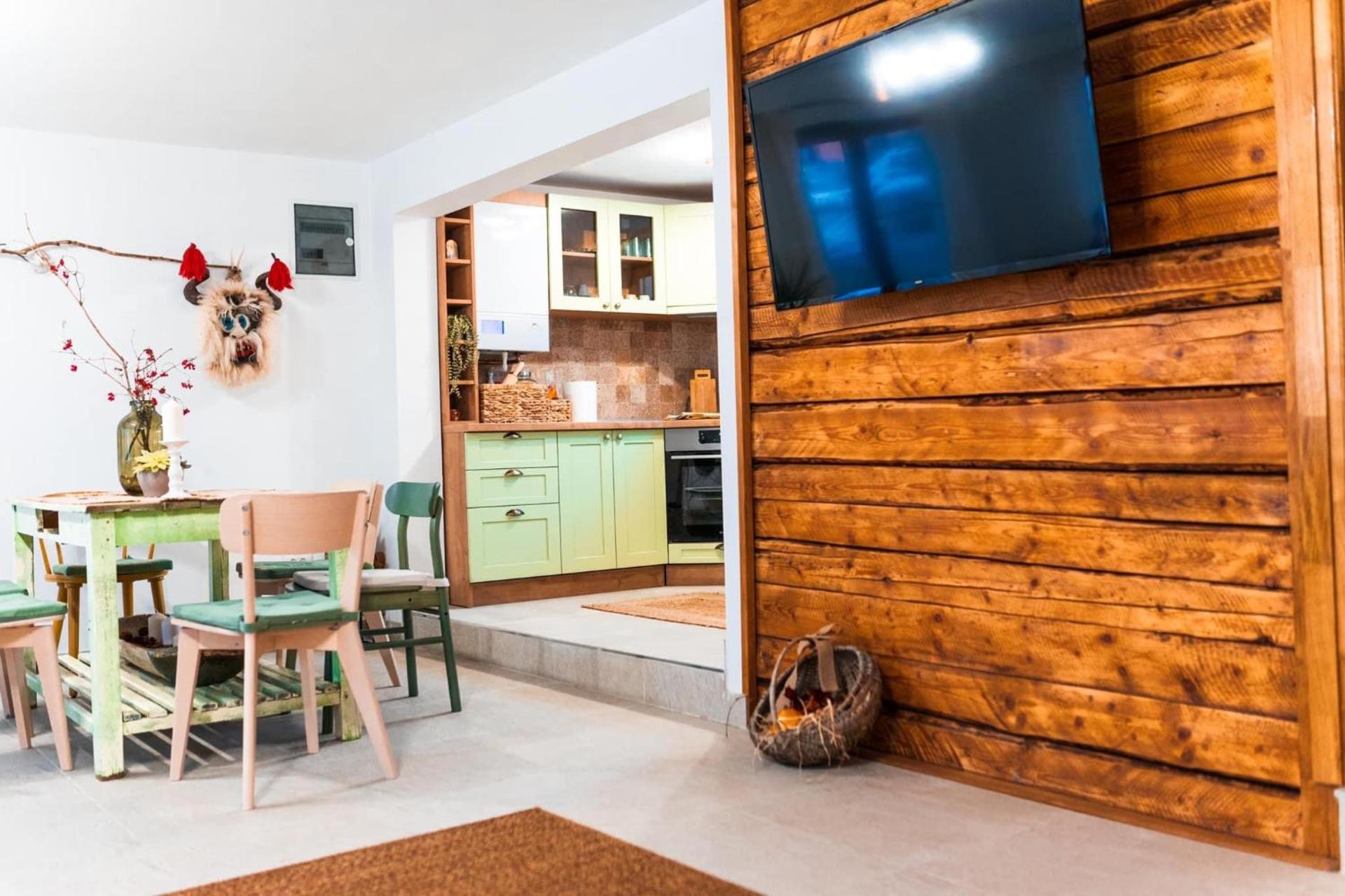 Communal lounge/ TV room