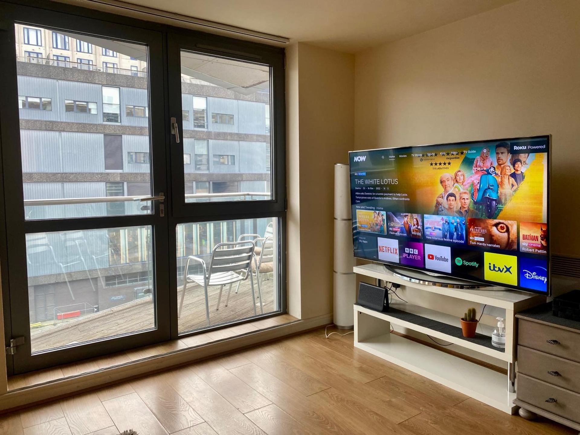 Holliday Street Apartments - One Bedroom - Stunning Balcony