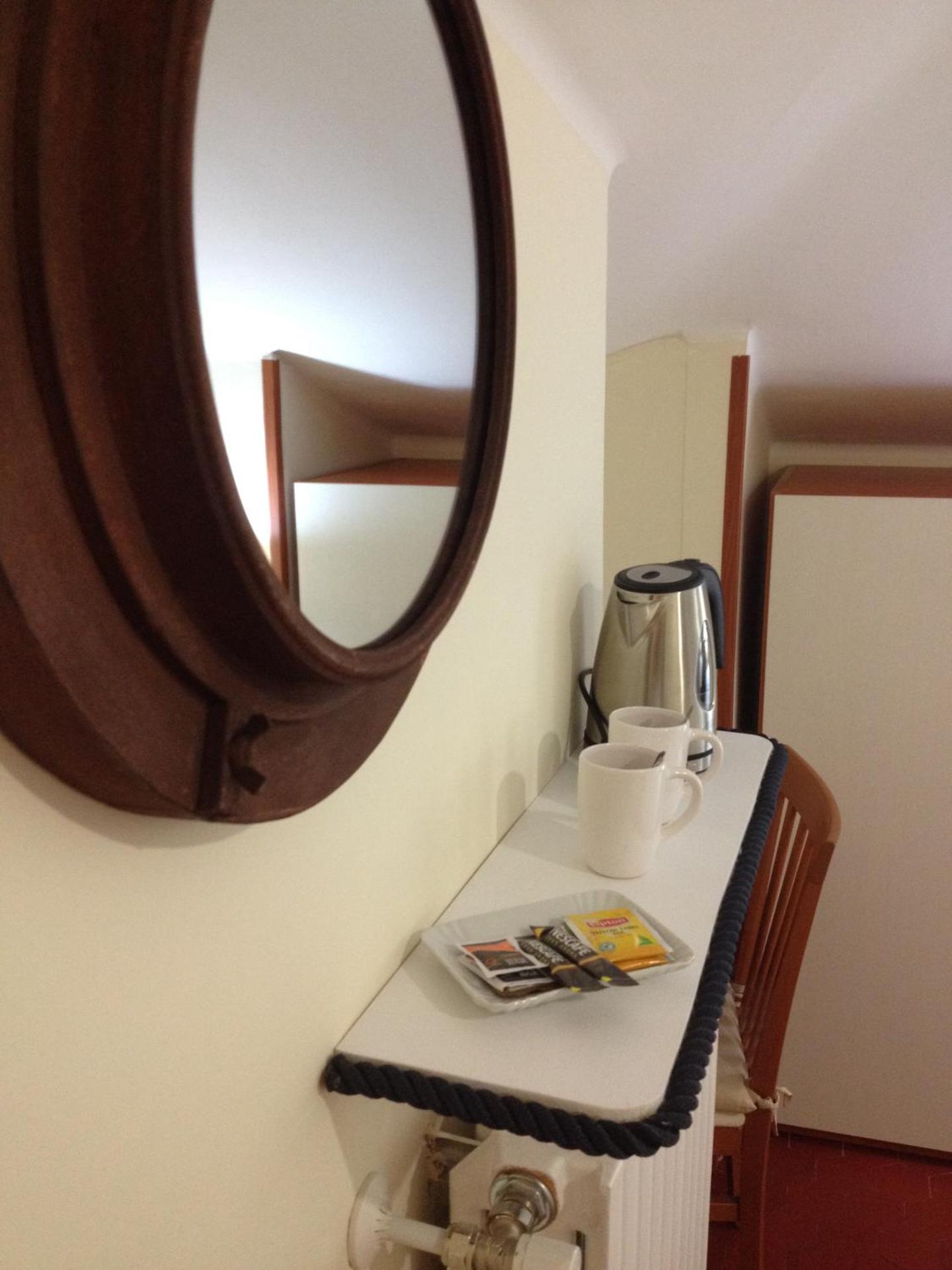 Coffee/tea facilities