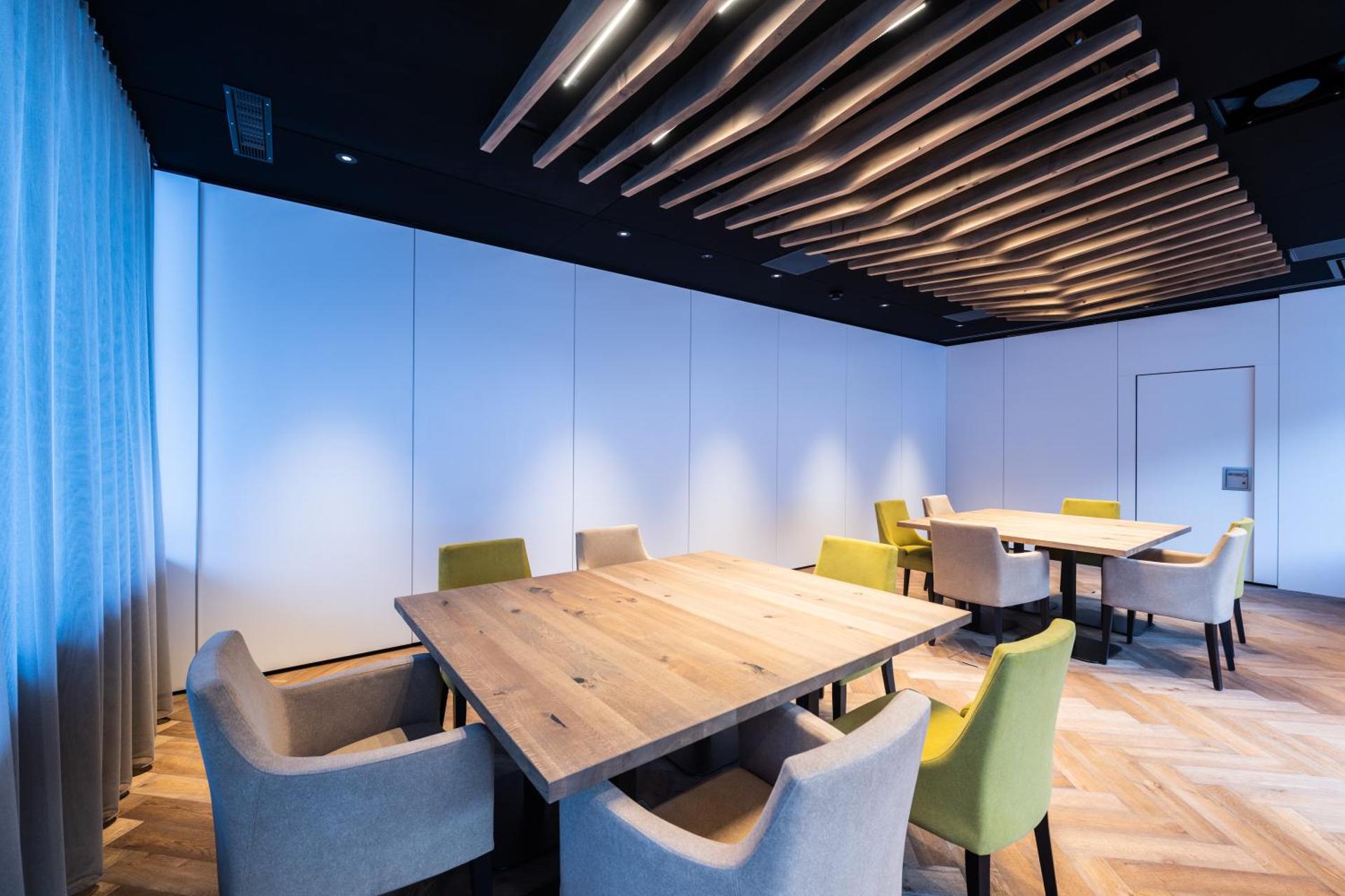 Meeting/conference room