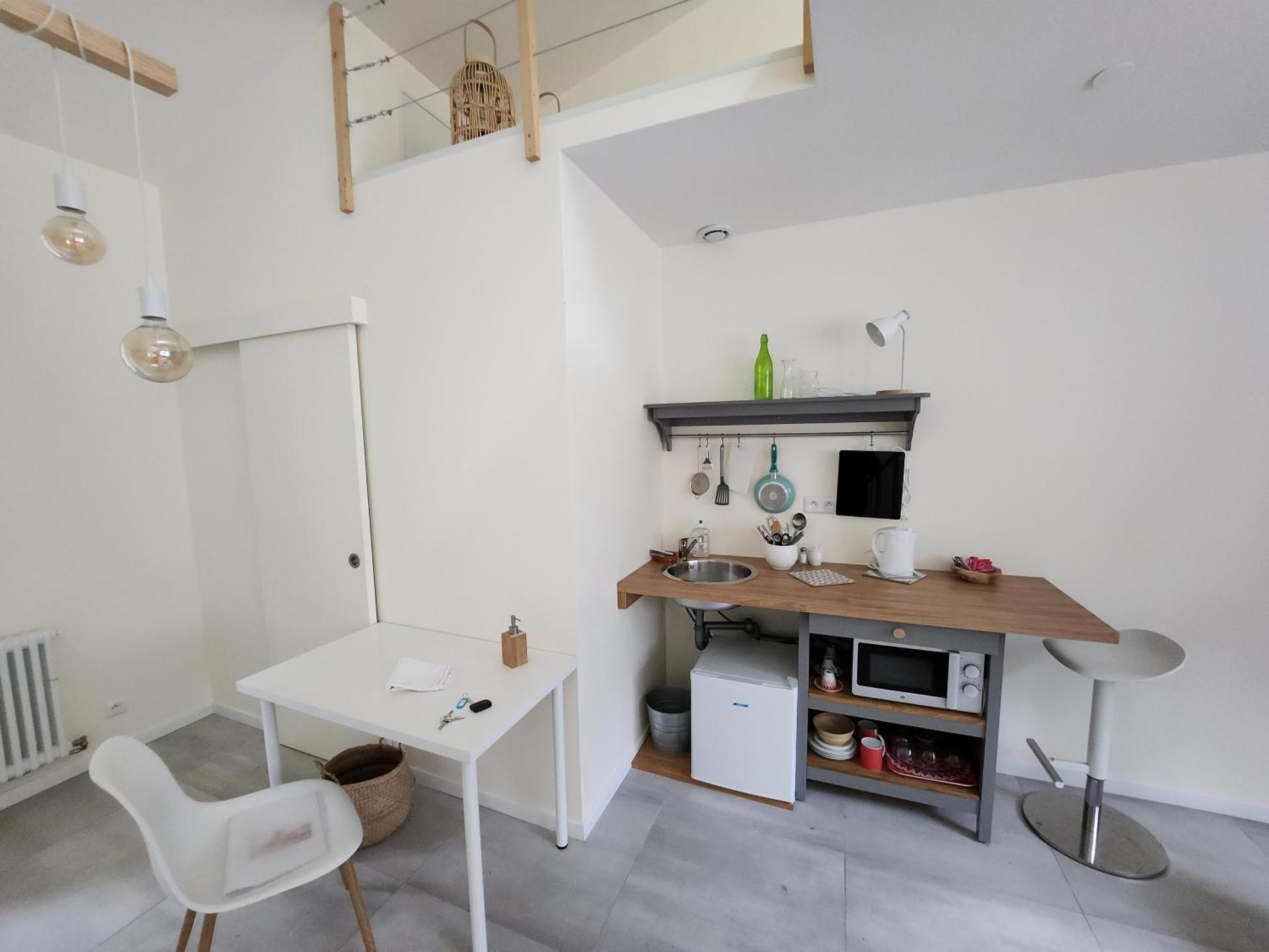 Kitchen or kitchenette