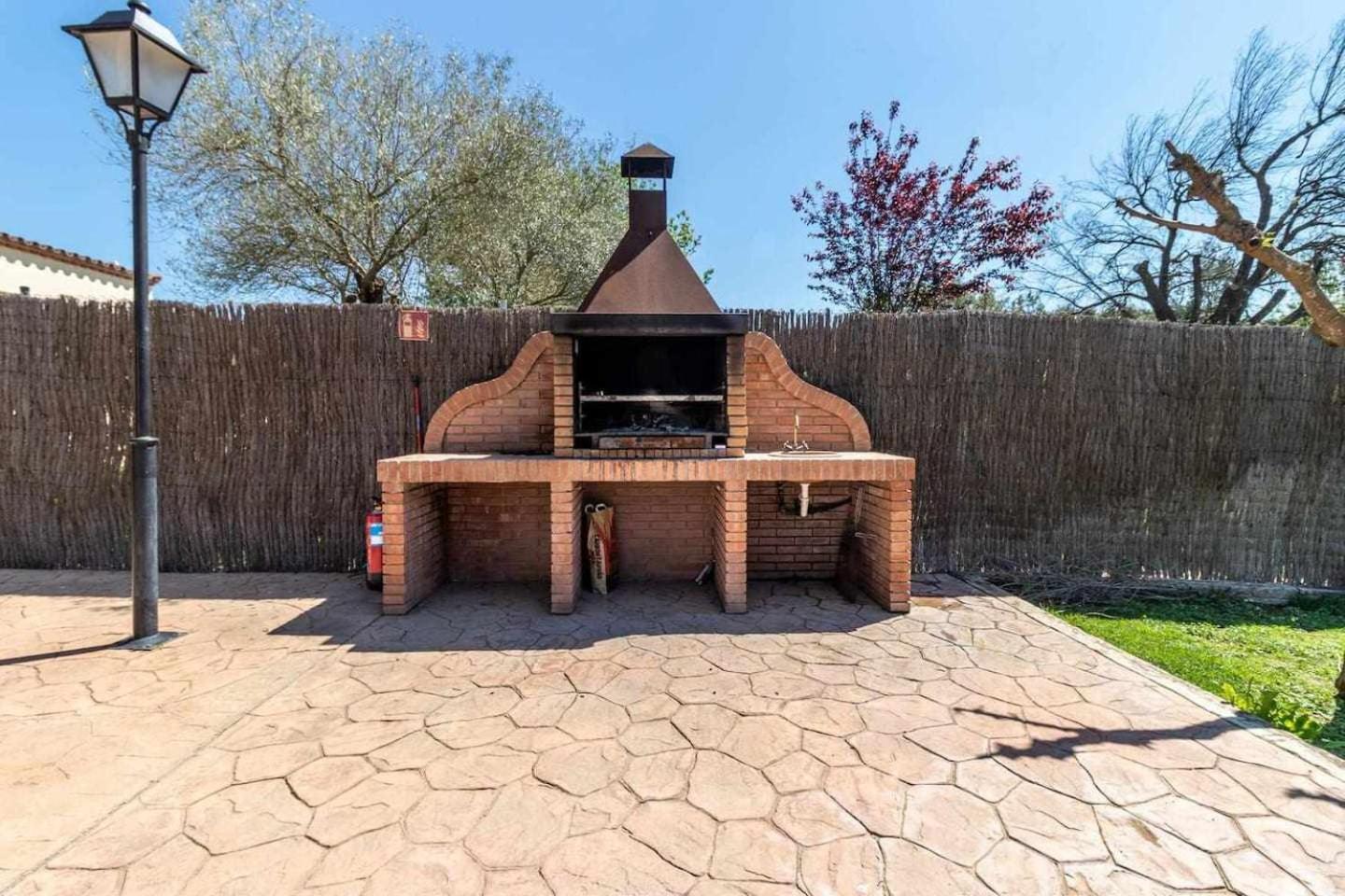 Can Bugantó - amplia casa con piscina y jardín