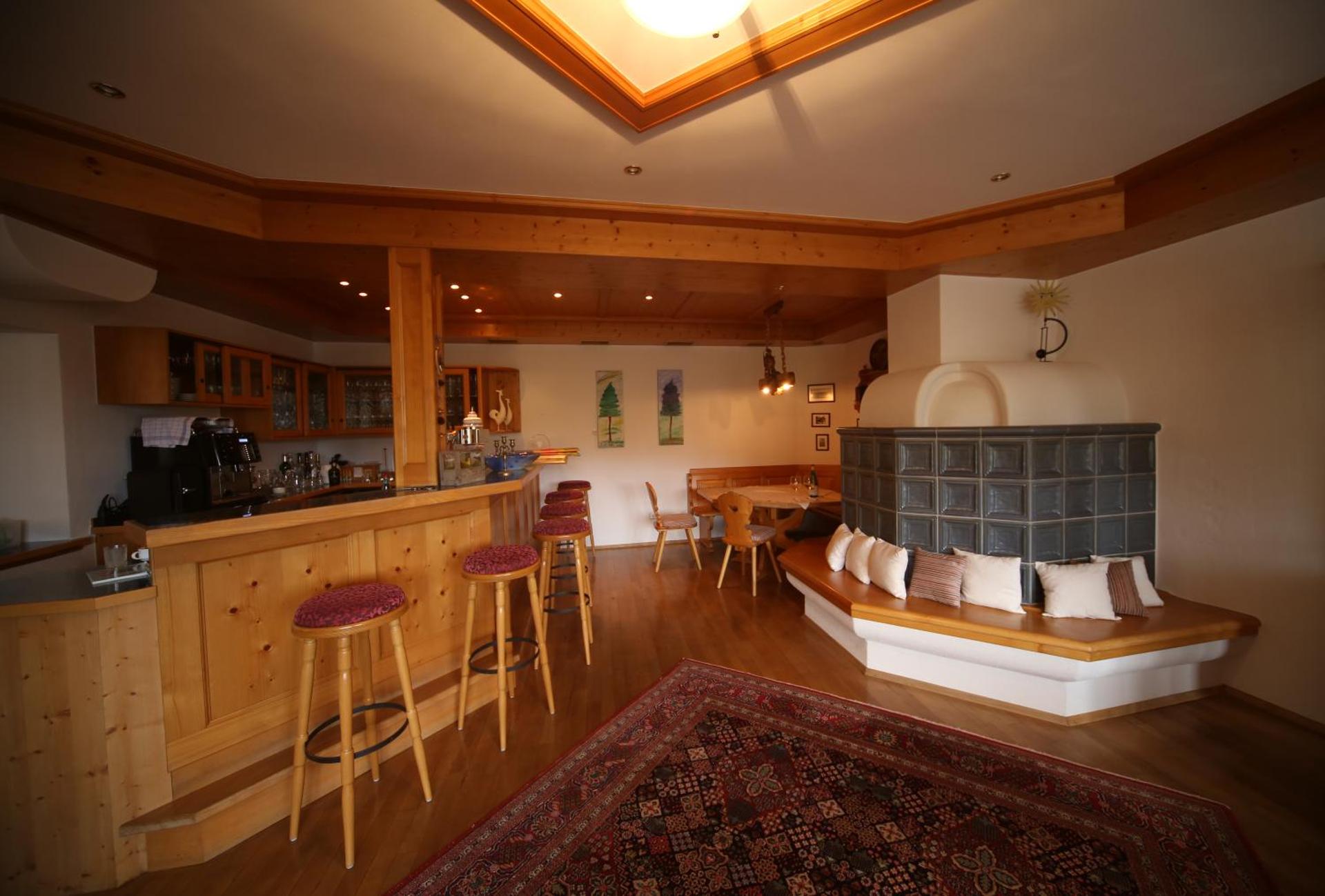 Communal lounge/ TV room