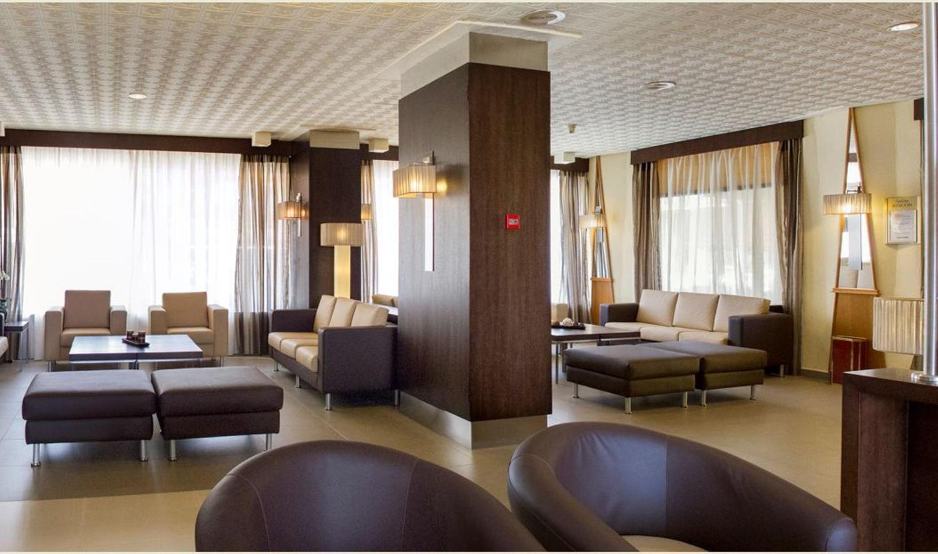 Communal lounge/ TV room