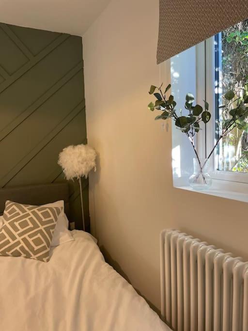 Edge Water Cottage-recently constructed