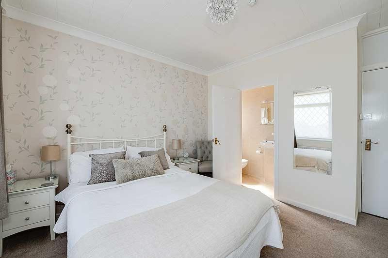 The Coast Yard B & B and Garden Chalets