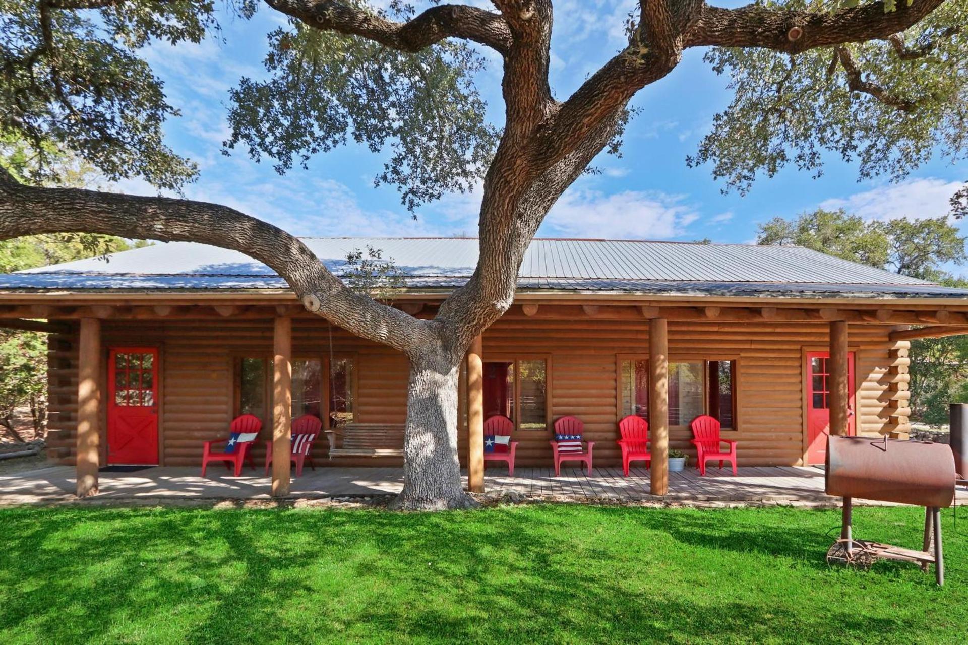 Wimberley Log Cabins Resort and Suites- Unit 1