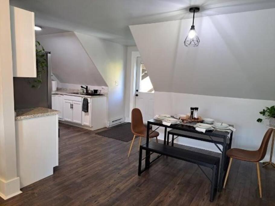 Saco Riverside Apt Modern & Cozy 3 bedroom 3rd flr