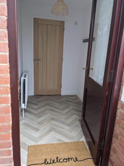 Seaside Cottage, 8min walk to beach. Dog friendly.