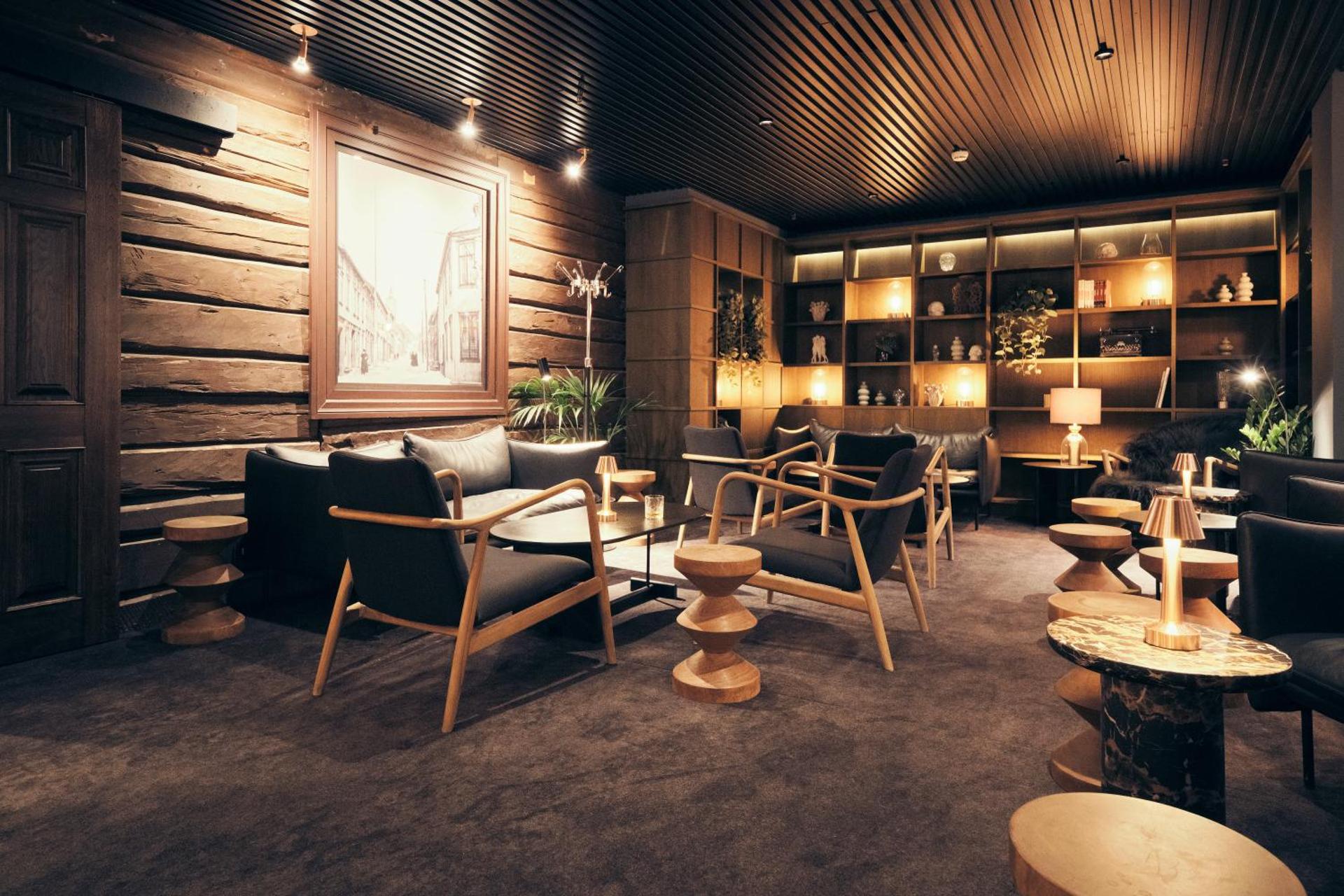 Communal lounge/ TV room