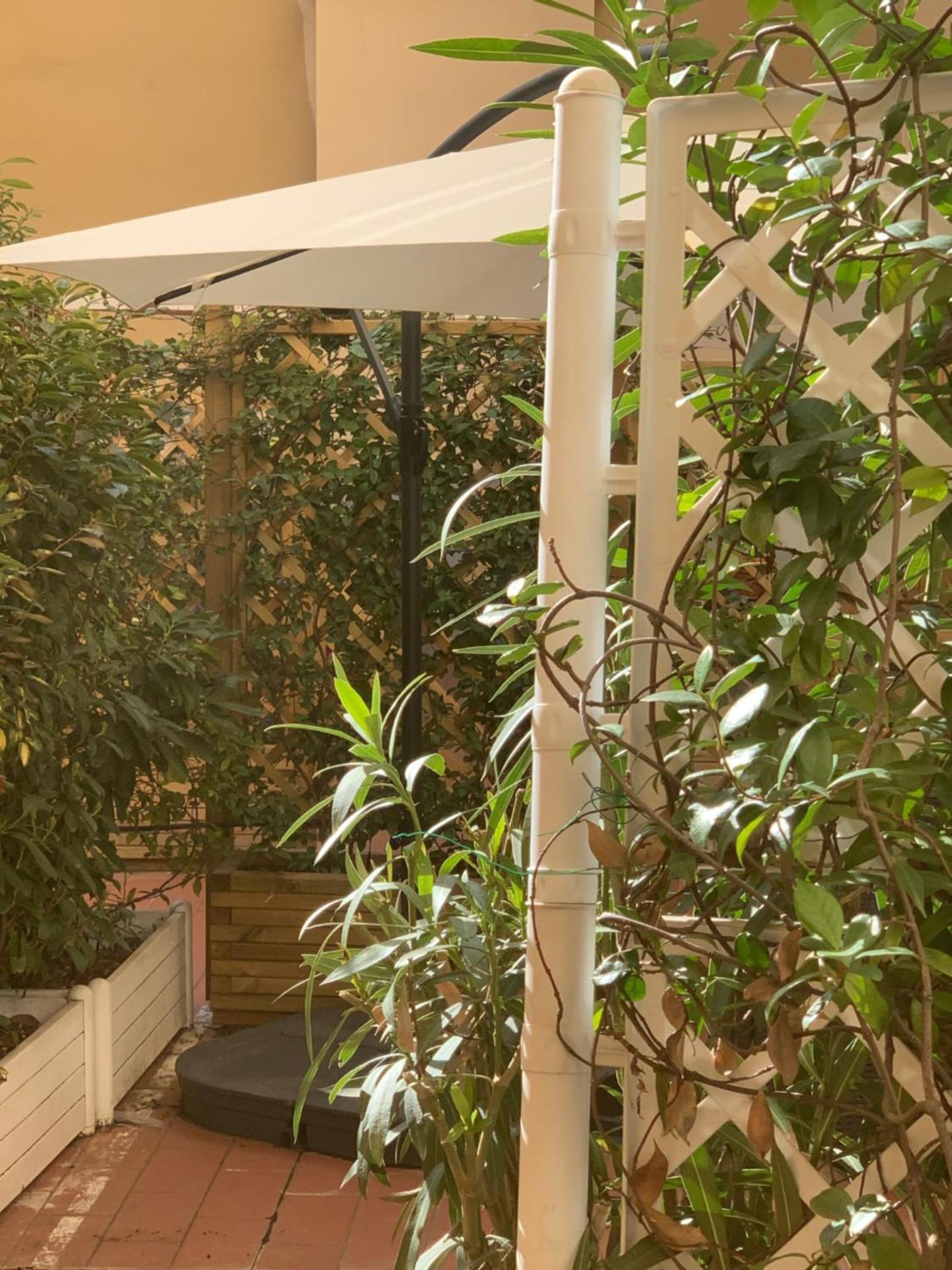 UGO BASSI LUX apartment