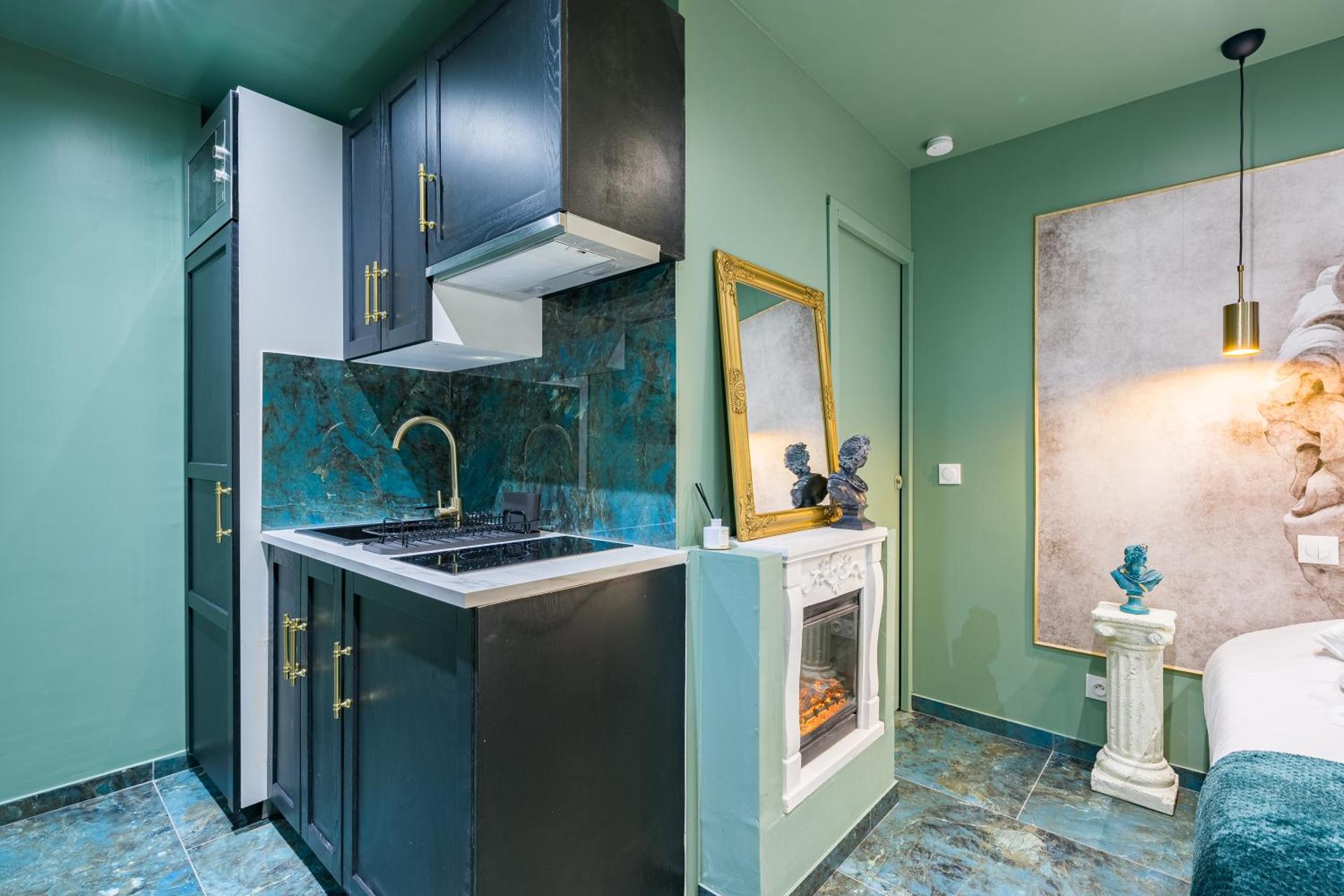 Kitchen or kitchenette