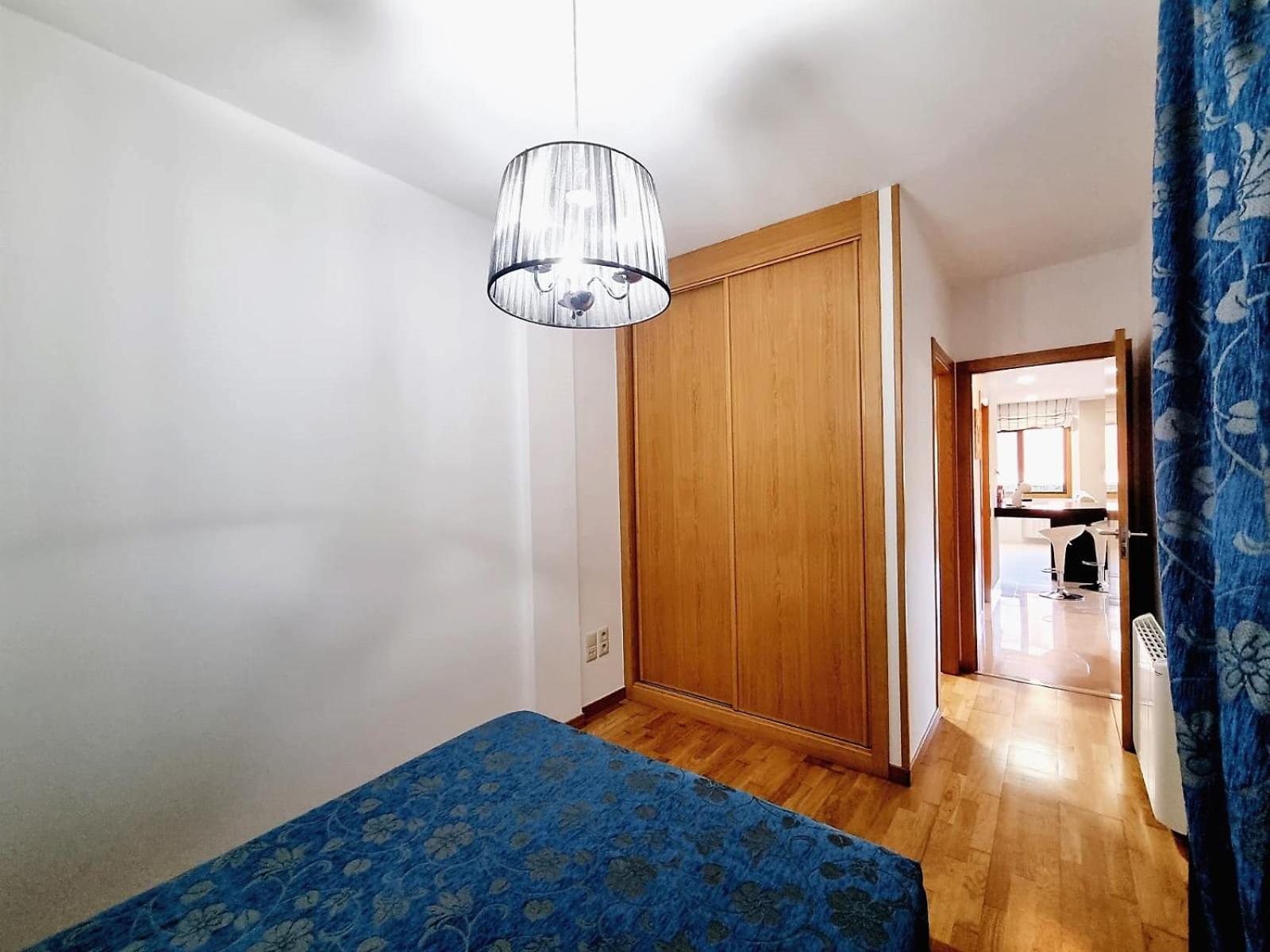 Apartamento con terraza y piscina