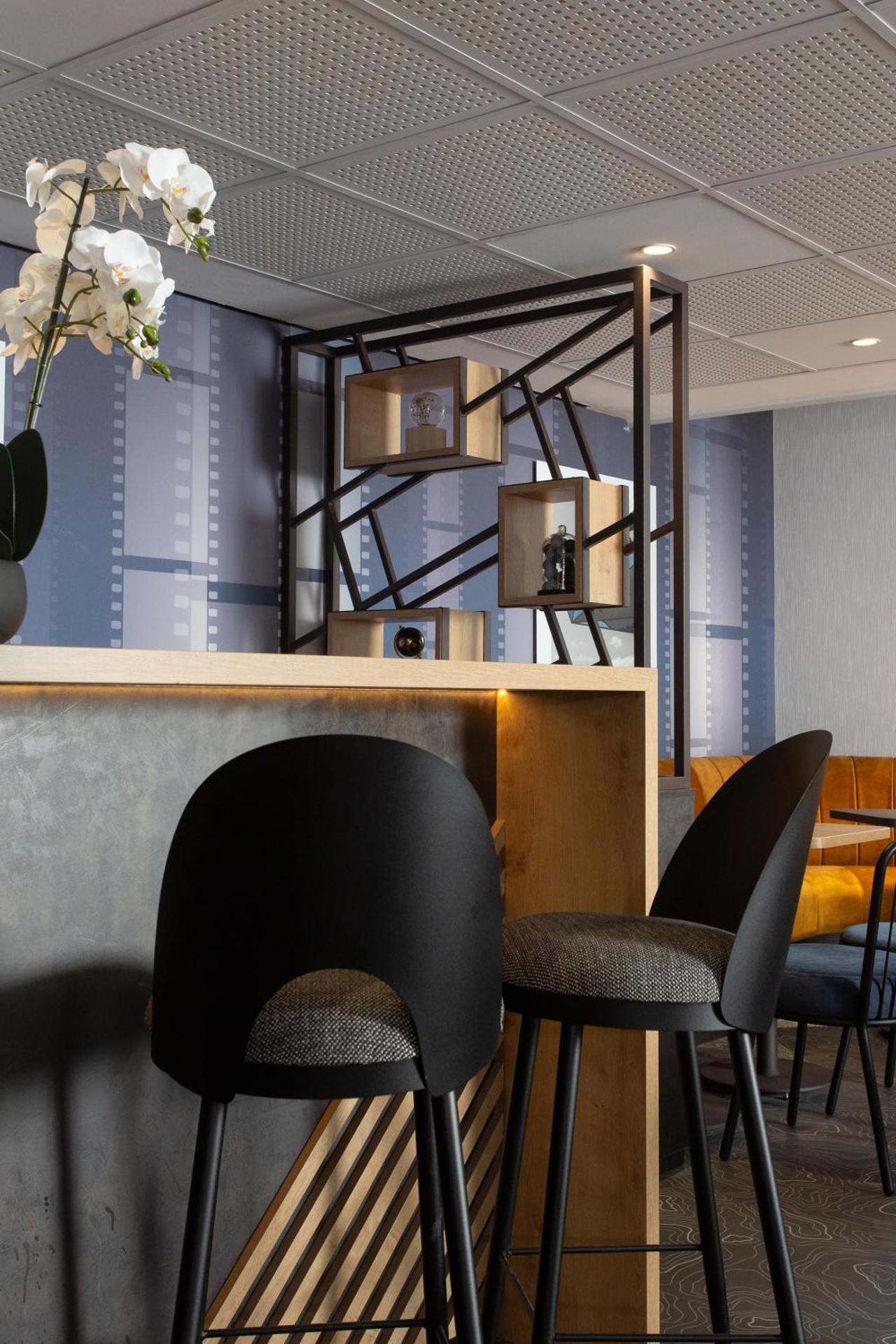 Lounge or bar