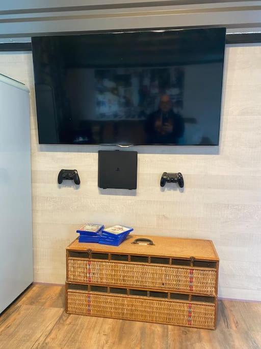 Gleis 2, Waggon mit Ofen, optional mit Whirlpool und Sauna