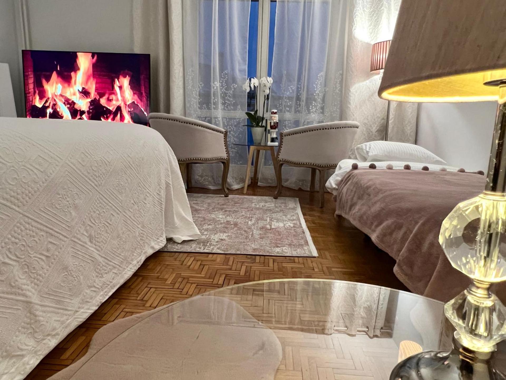 Louis & Elza Old Town Romantic apartments