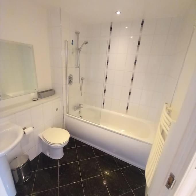 Centrally situated 1 bedroom apartment!