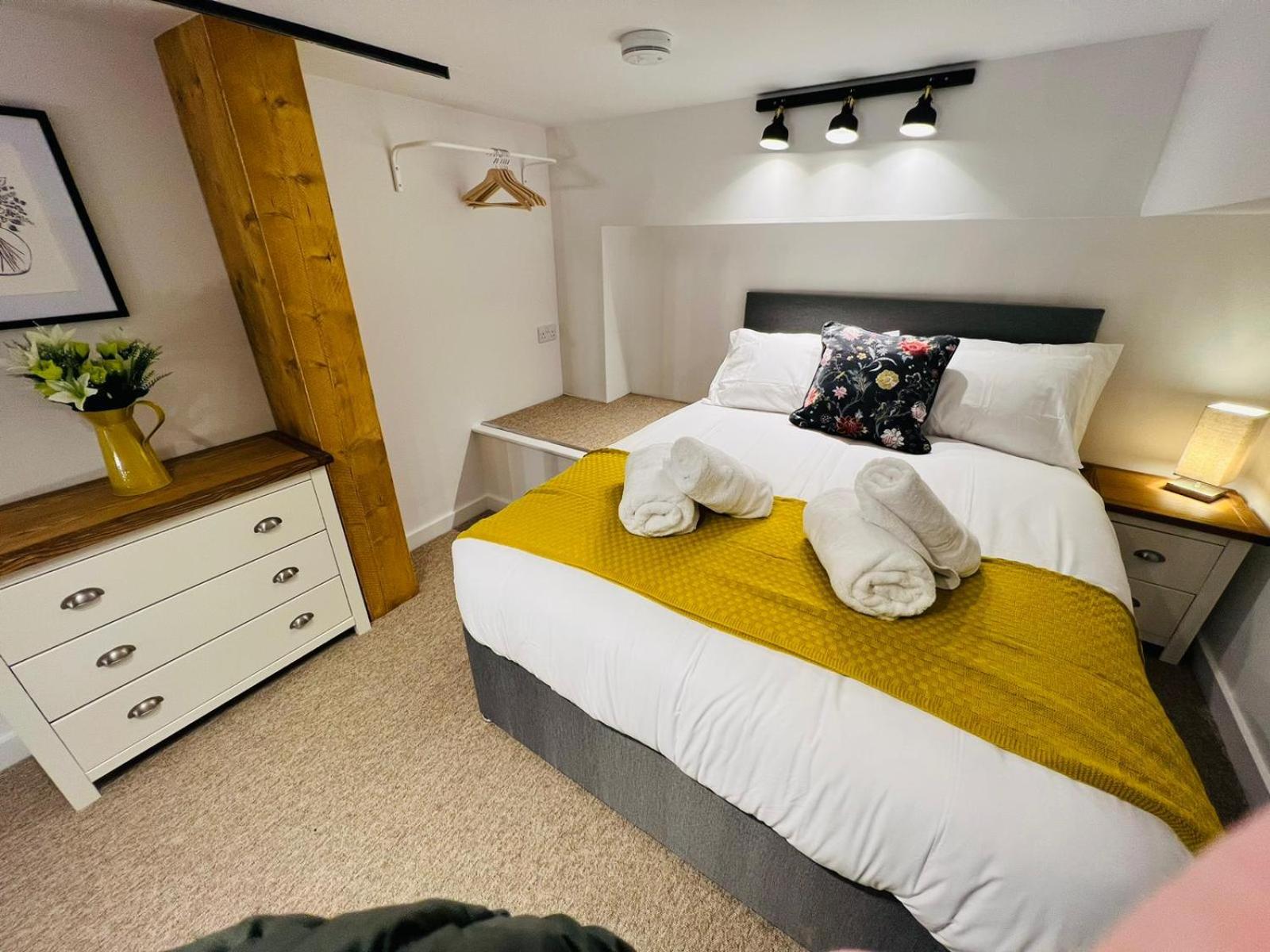 Apartment 8 Sullivan House