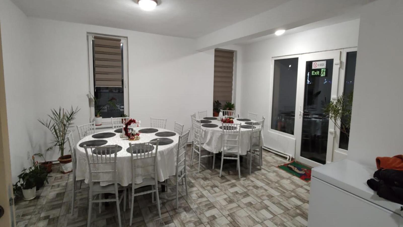 Camera de la Bunici - o poarta catre oriunde