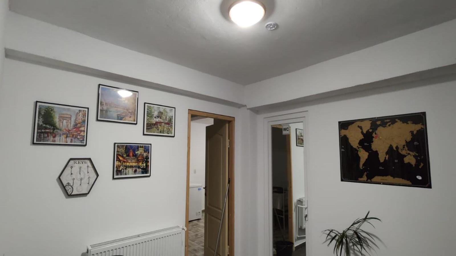 Camera de la Bunici - o poarta catre oriunde