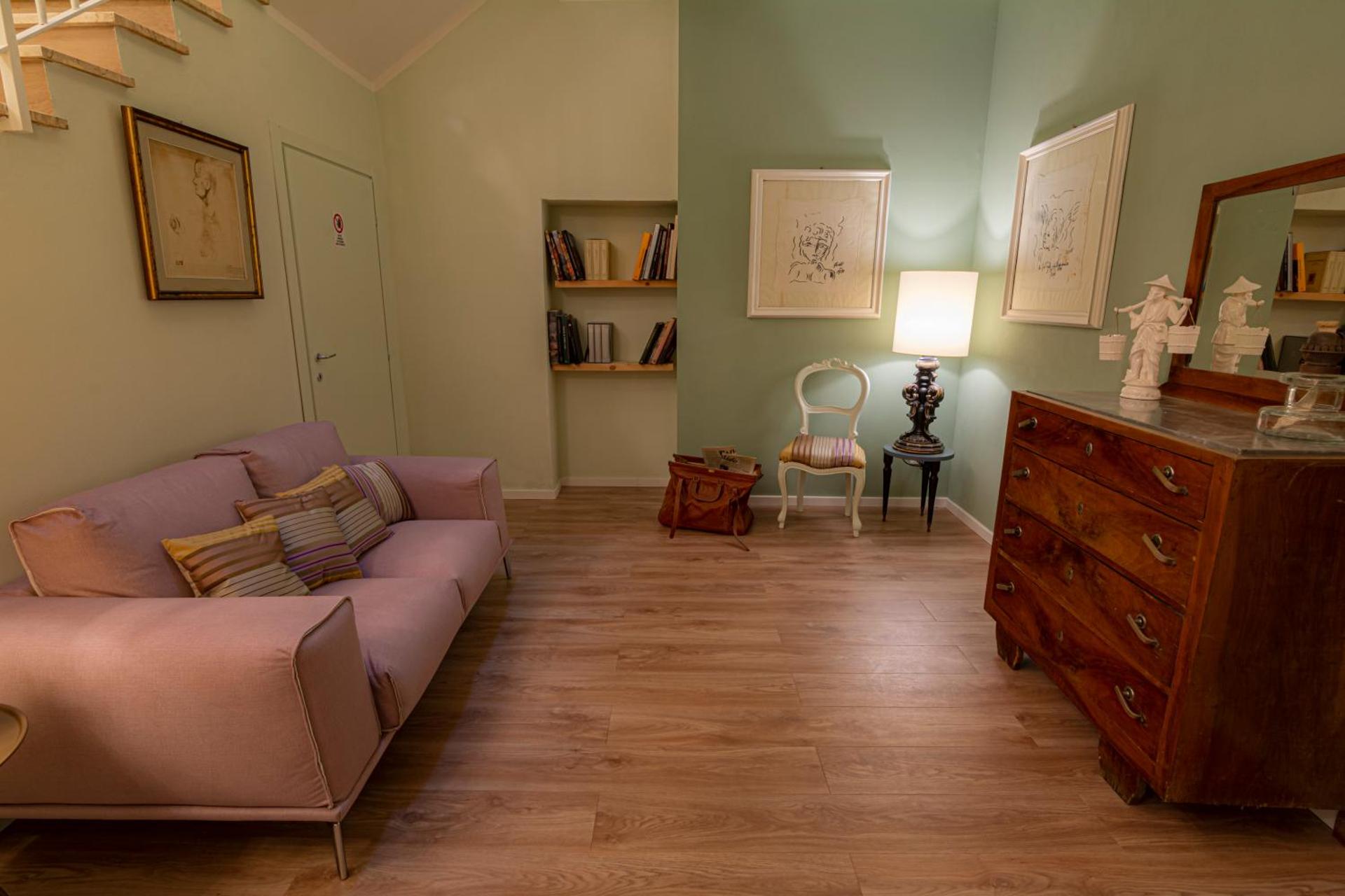 Communal lounge/ TV room