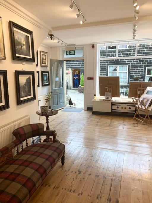 Artist Hideaway Main Street Haworth