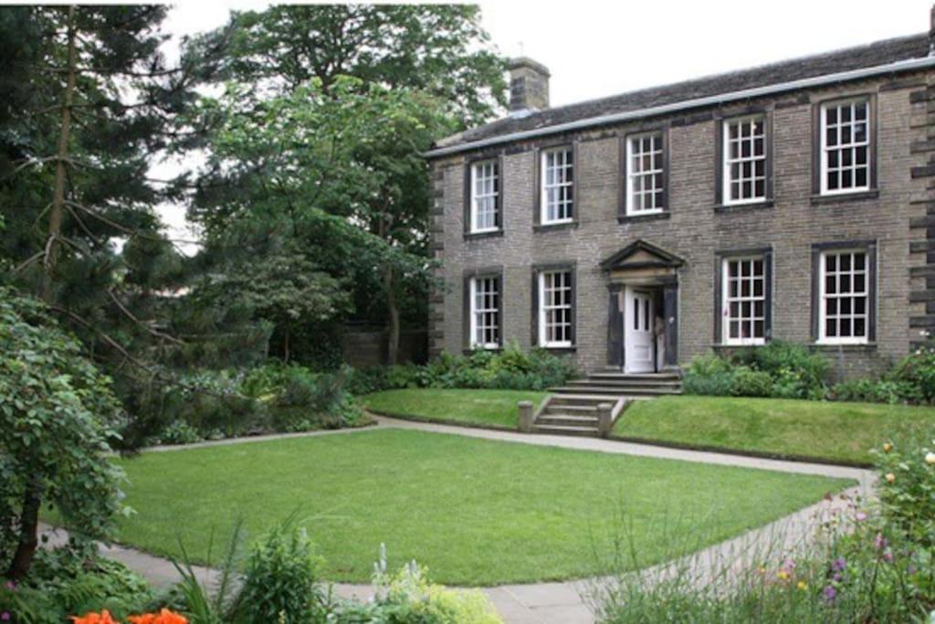 Artist Hideaway Main Street Haworth