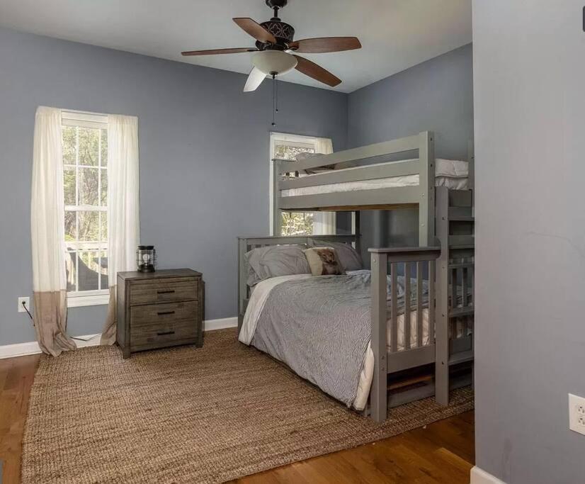 Cozy Cabin w/ Indoor Fireplace & Tranquil views