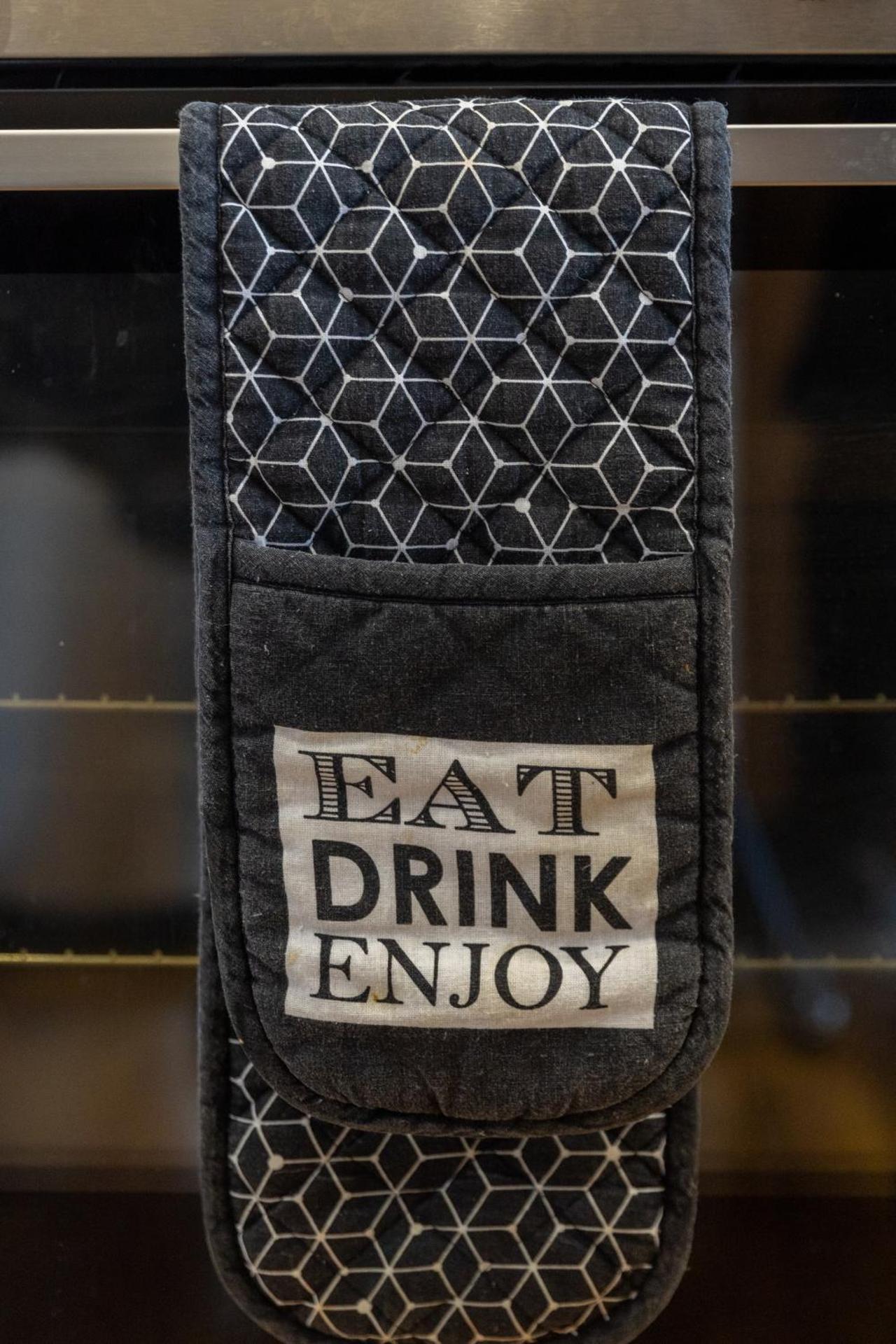 New 2 bed apartment with stunning views of Arthur Seat Mountain