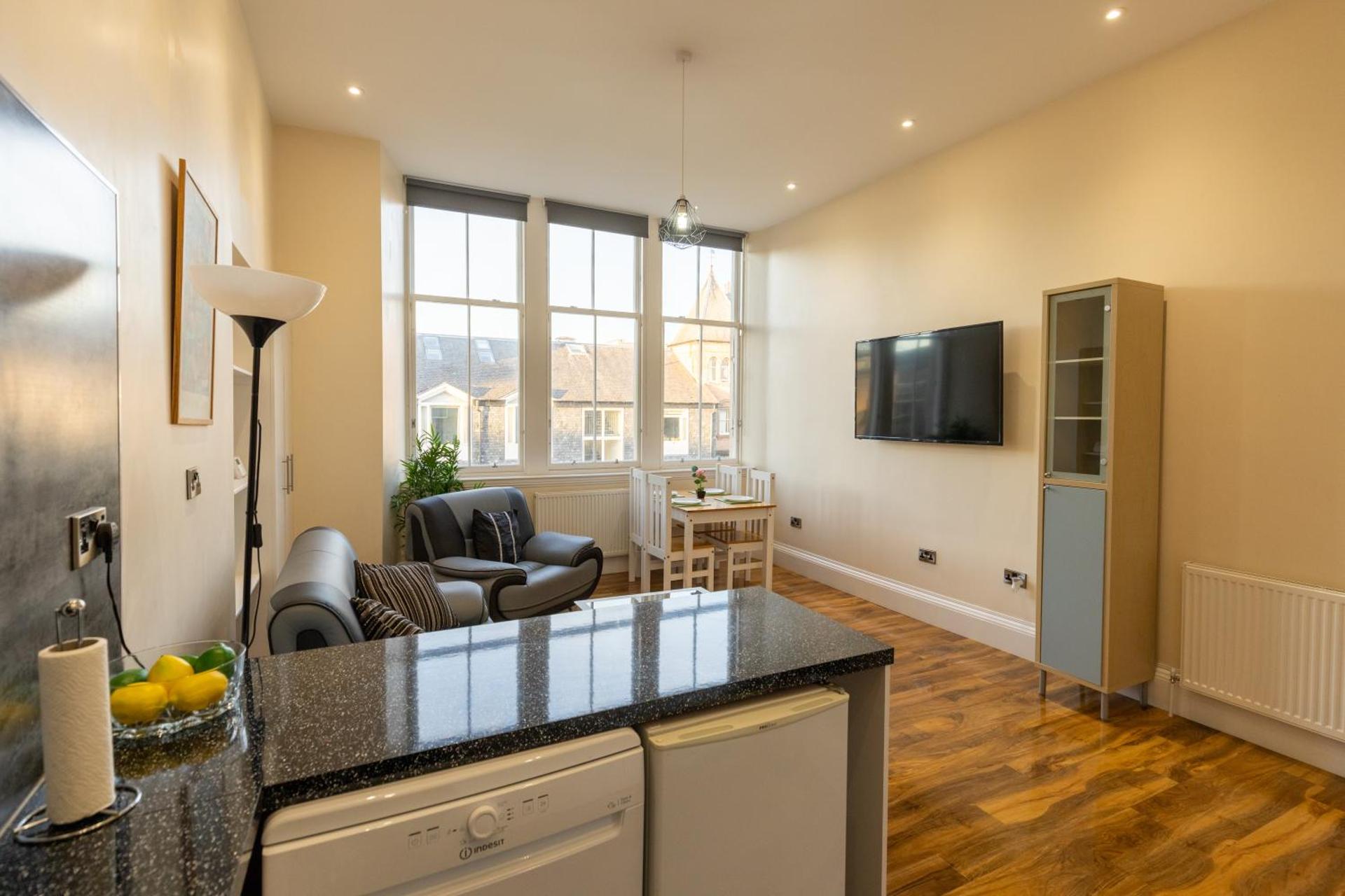 New 2 bed apartment with stunning views of Arthur Seat Mountain