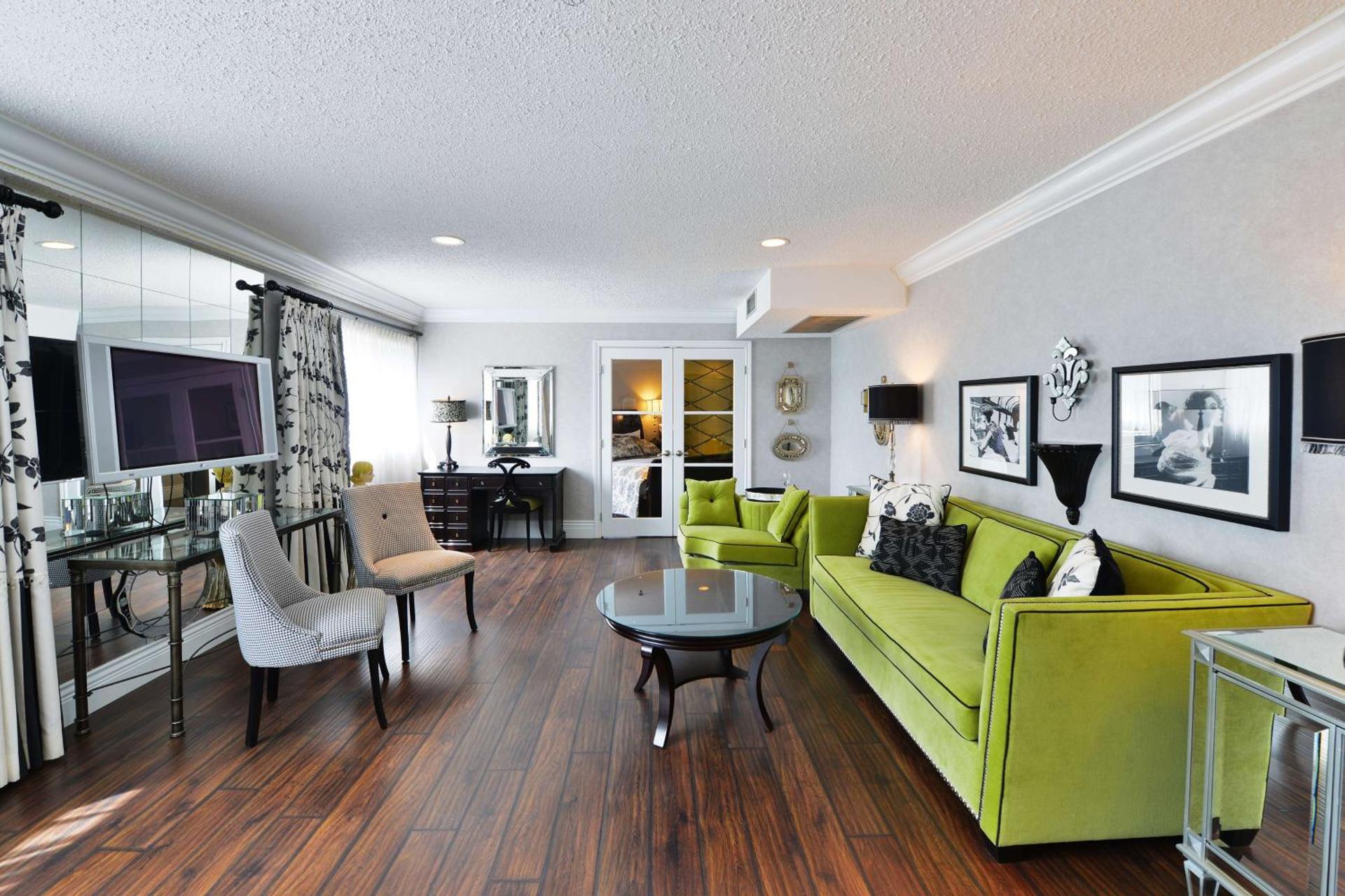 Photo of the whole room