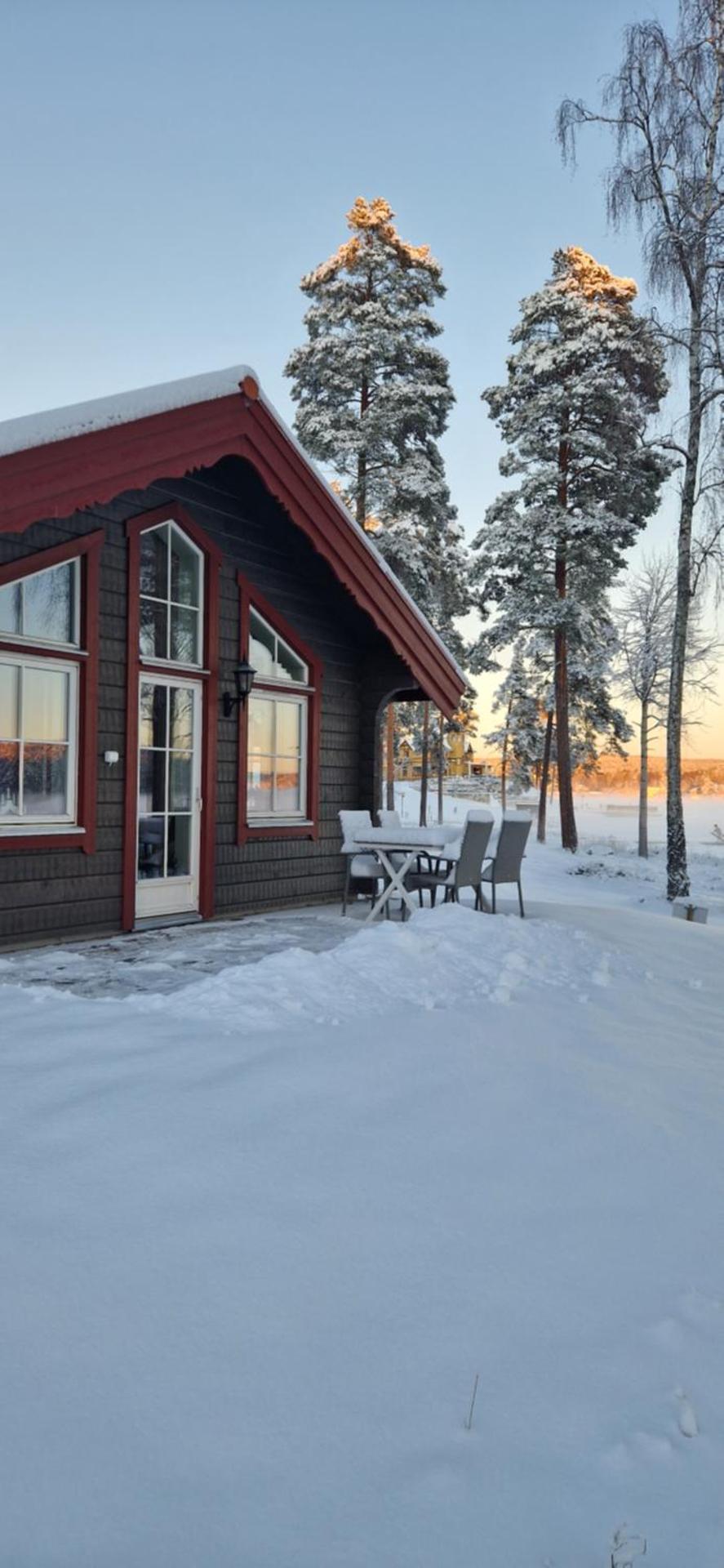 Lakeside log cabin Främby Udde Falun