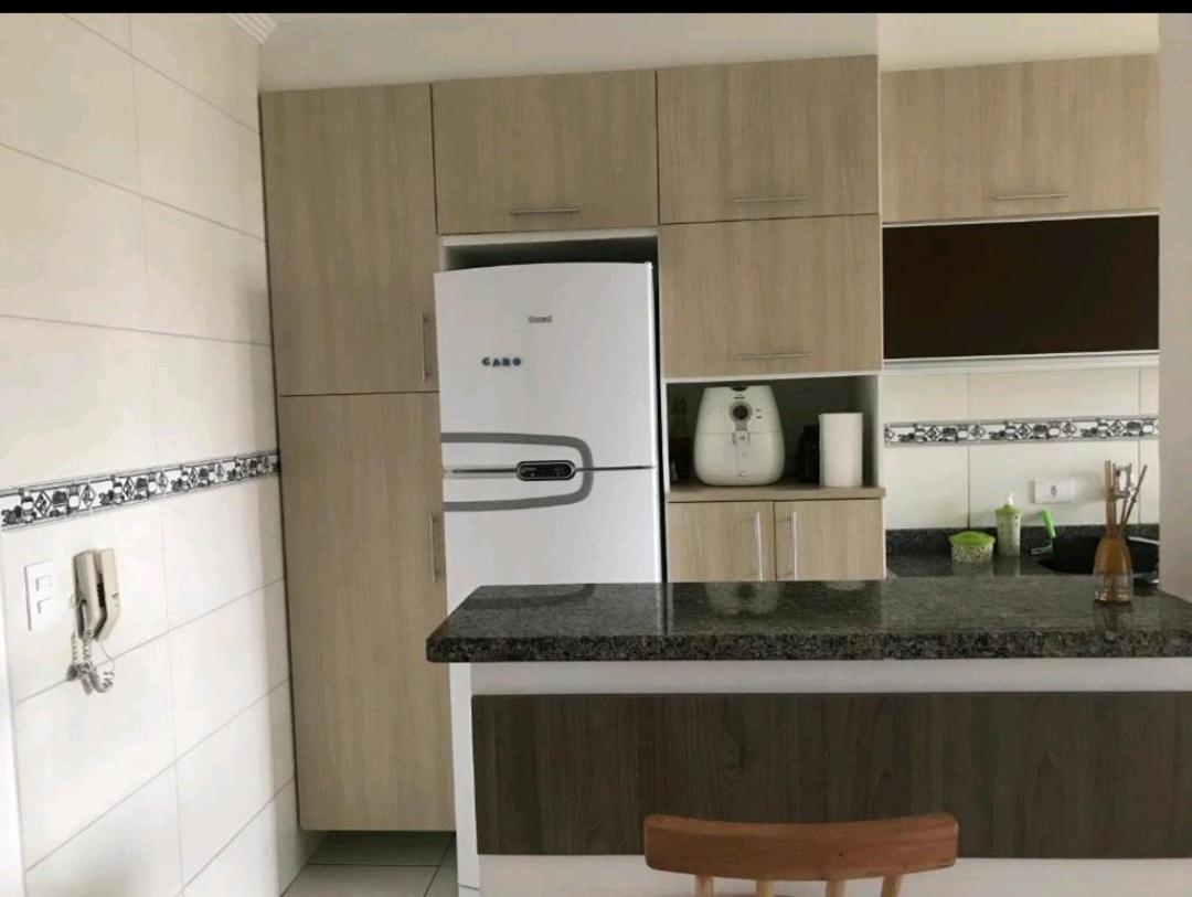 Apto com Piscina e Churrasqueira