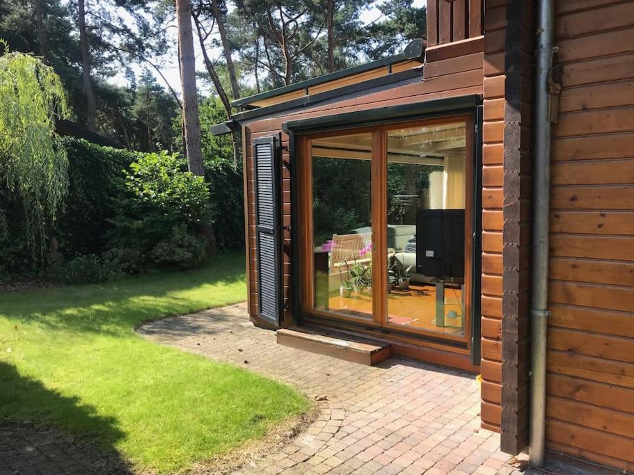 Houten chalet/bungalow in het bos, sauna, jacuzzi