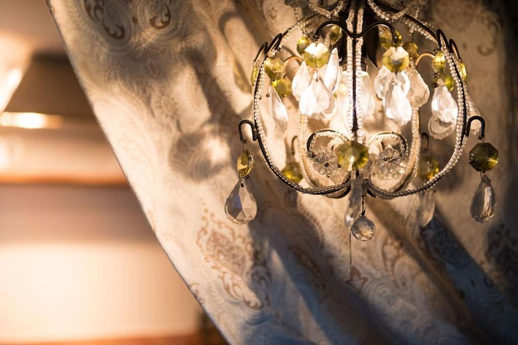 Orchard Cottage cosy rustic comfort just across the fields to a great Pub