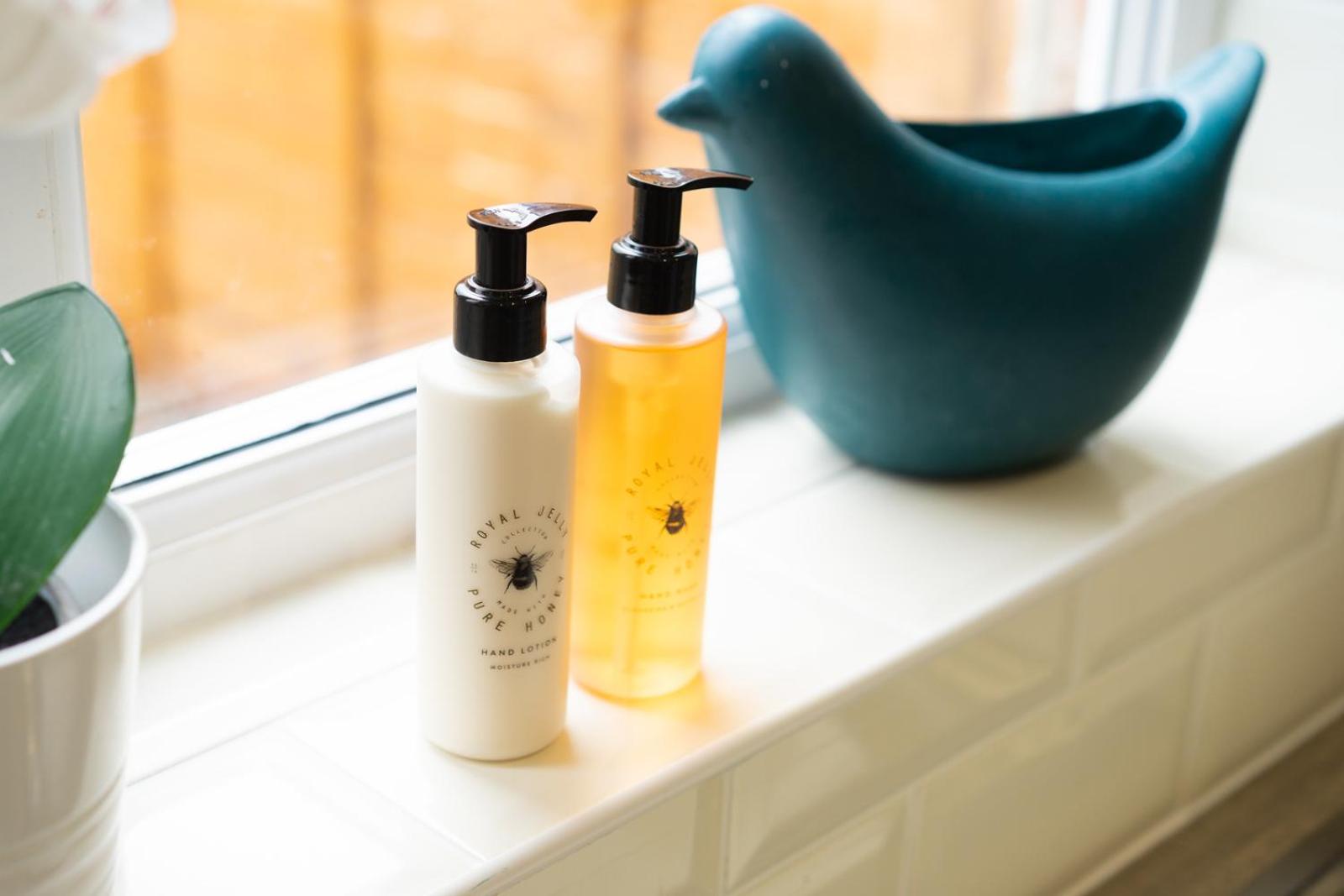 Newly-renovated, mid-terrace cottage in Porthmadog