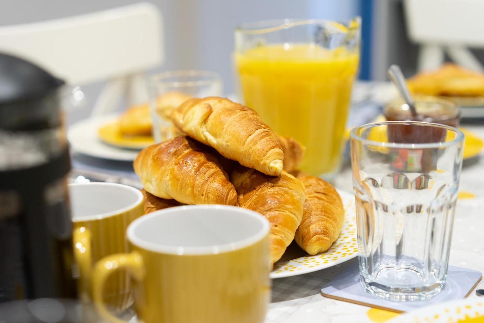 Newly-renovated, mid-terrace cottage in Porthmadog