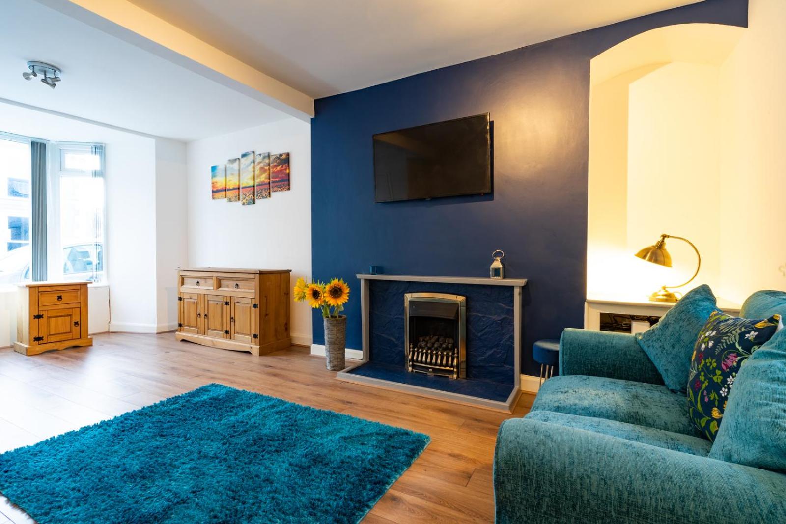 Newly-renovated, mid-terrace cottage in Porthmadog