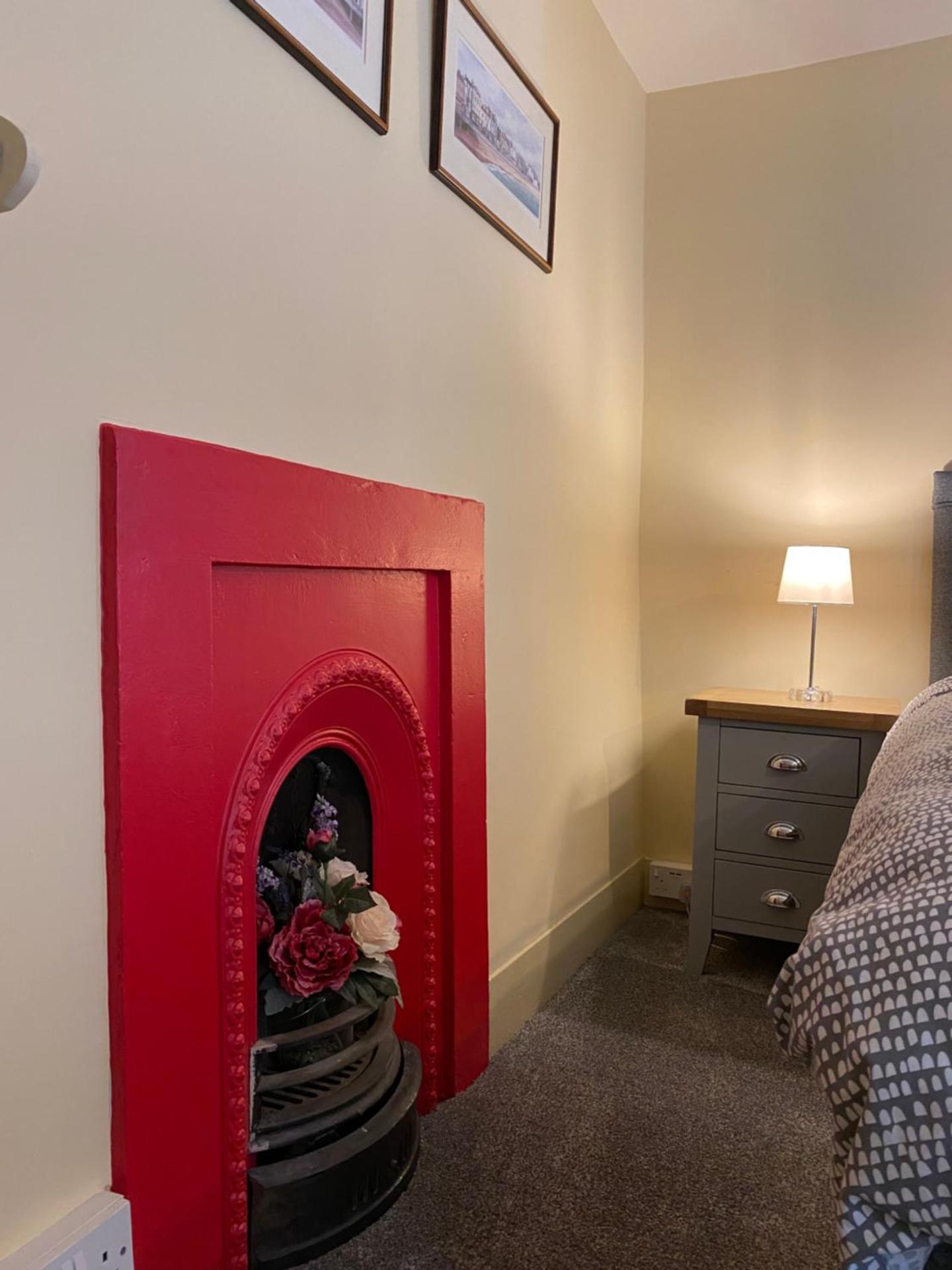 Sky Lounge - Beachfront top floor apartment with stunning veiws