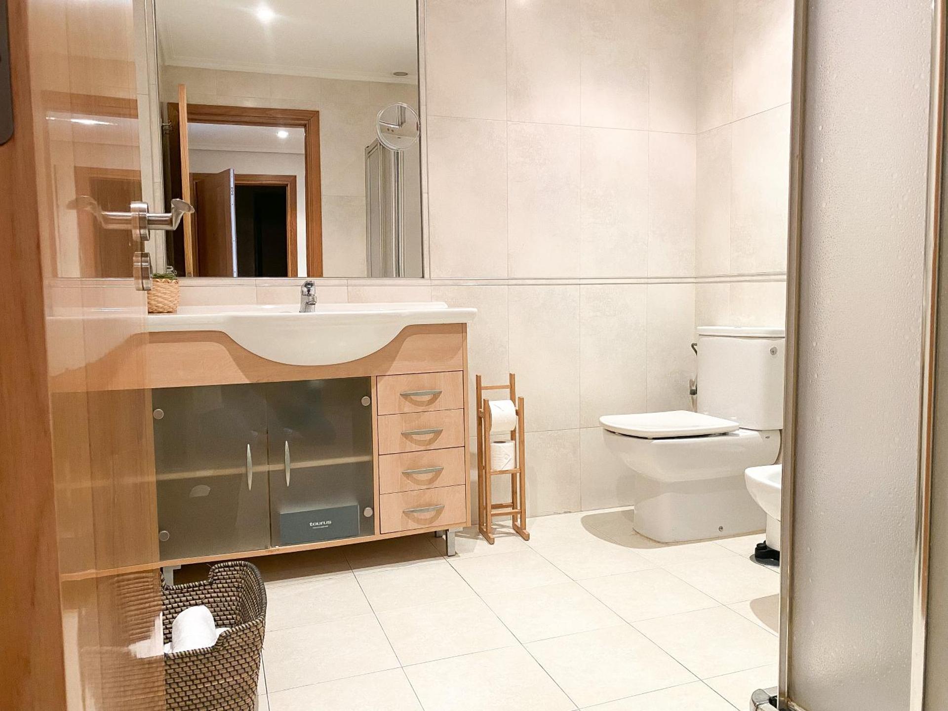 Apartamento acogedor con vistas al mar.