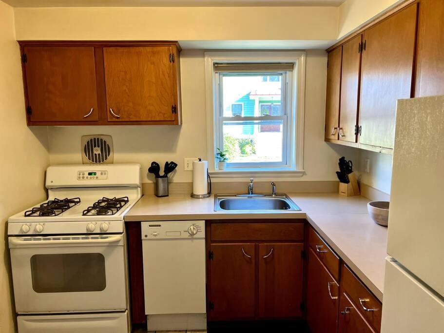 NEW 3 BRD Modern Urban Gateway