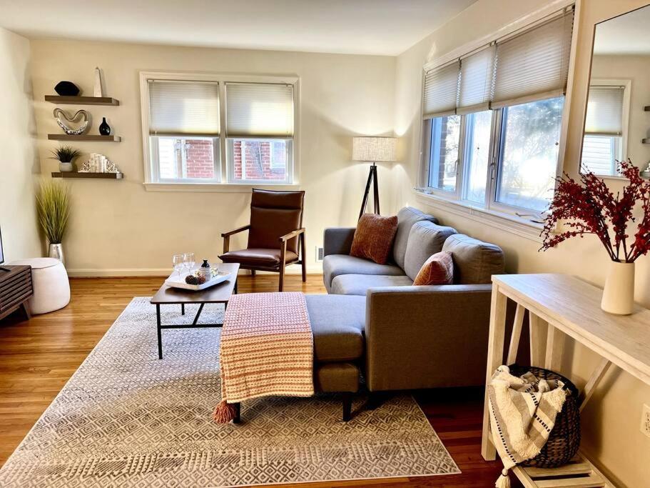 NEW 3 BRD Modern Urban Gateway