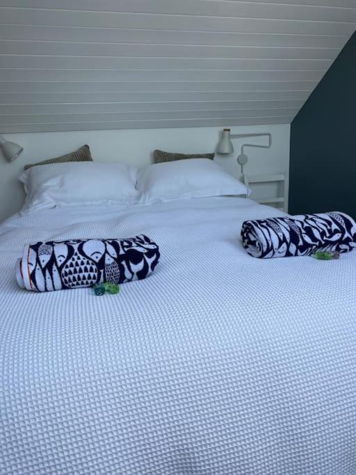 Modern holiday home with sea view & BBQ hut- close to beach